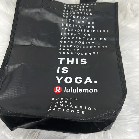 Lululemon Yoga Reusable Lunch Tote & Carryall Gym Bag Small - Picture 3 of 8
